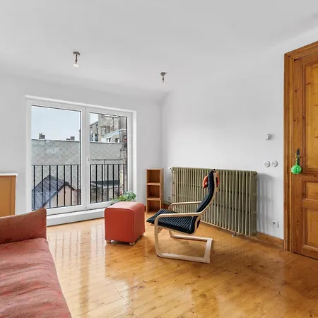Karaktervolle En Ruime Woning Aan Zee Voor 10p * Oostende