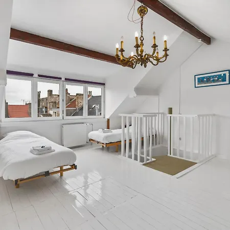 Karaktervolle En Ruime Woning Aan Zee Voor 10p Holiday home Ostend