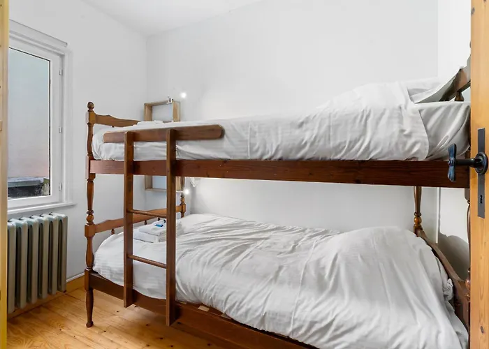 Vakantiehuis Karaktervolle En Ruime Woning Aan Zee Voor 10p Oostende